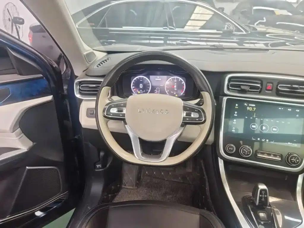 Lynk & Co 01 2017 2.0T 2WD Pro Edition — миниатюра 11