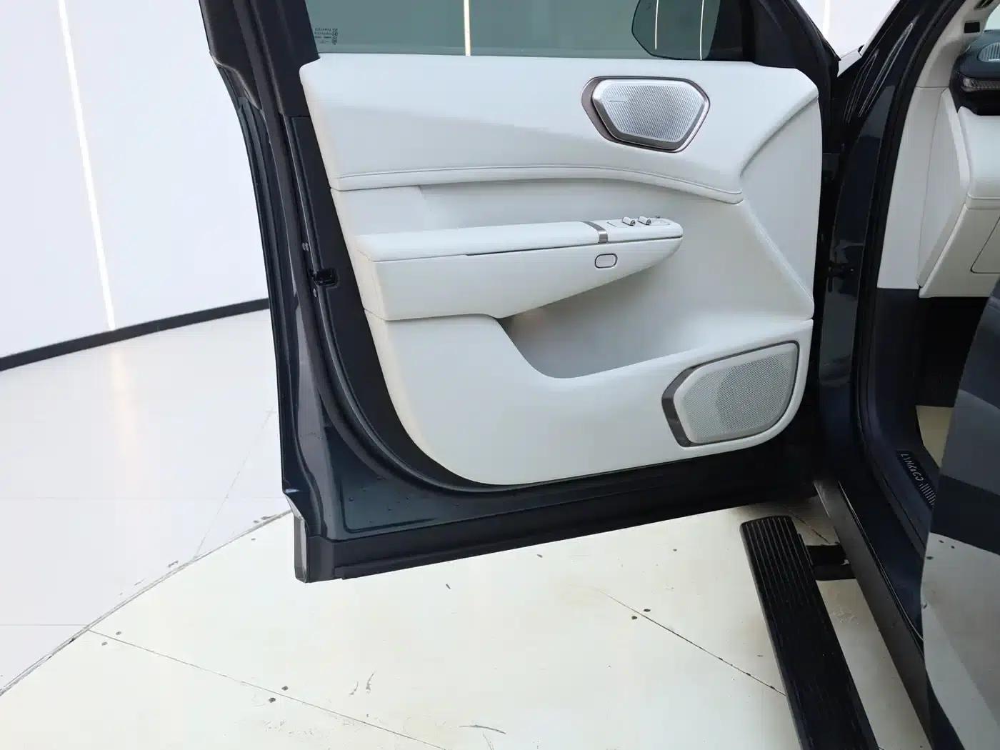 Lynk & Co 900 2025 2.0T Ultra 6-seater — миниатюра 13