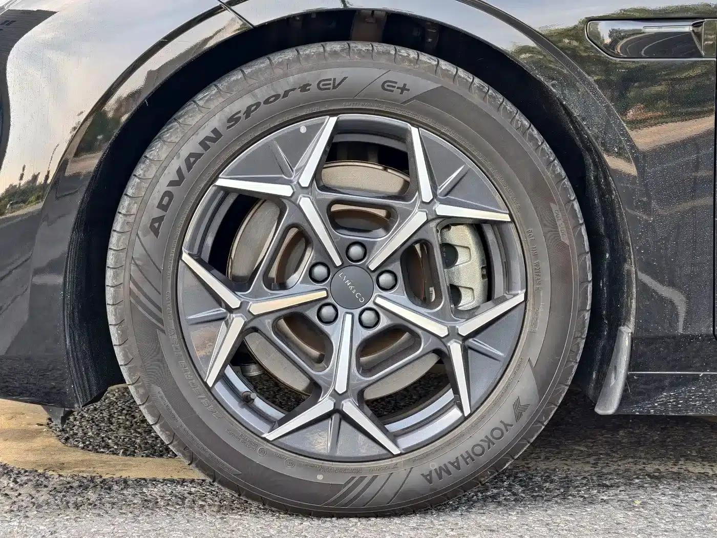 Lynk & Co Z10 2024 Model 95kWh 766km Rear-Wheel Drive Max — миниатюра 11