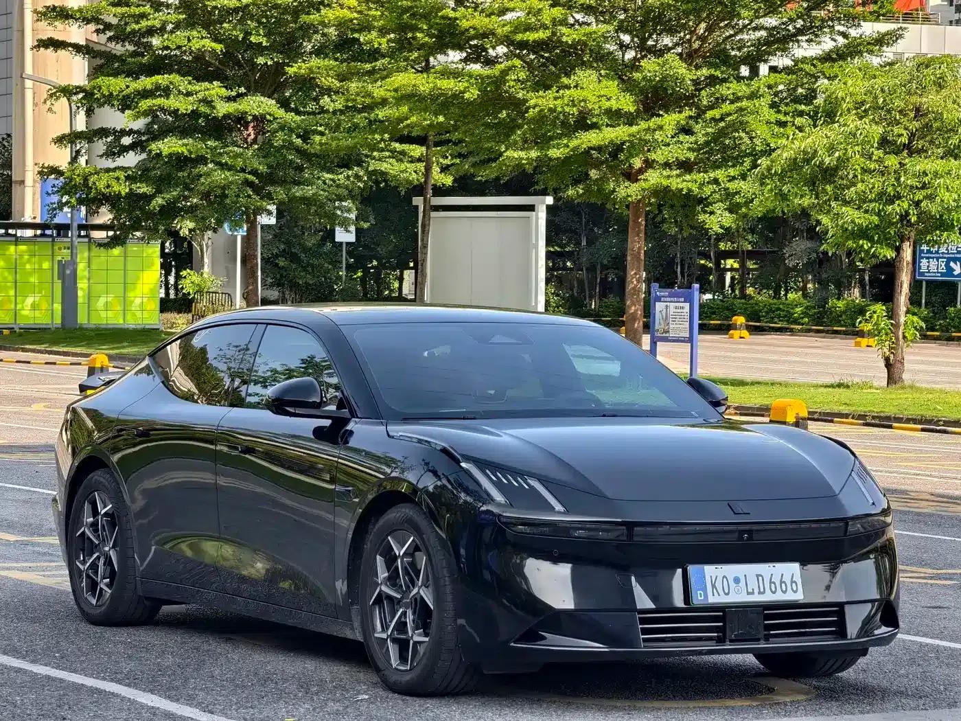 Lynk & Co Z10 2024 Model 95kWh 766km Rear-Wheel Drive Max — миниатюра 3