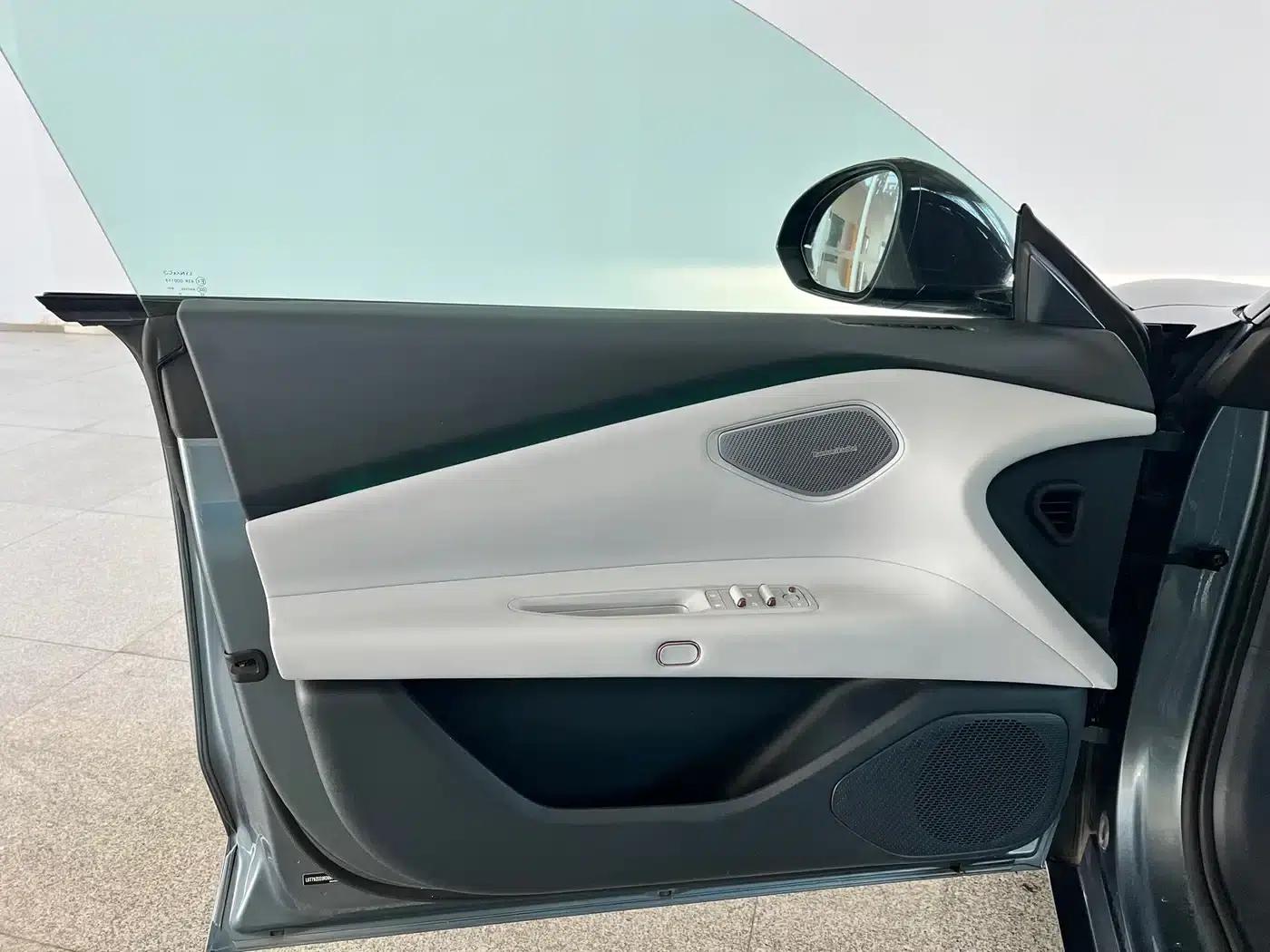 Lynk & Co Z10 2024 Model 95kWh 702km AWD Intelligent Driving Ultra — миниатюра 17