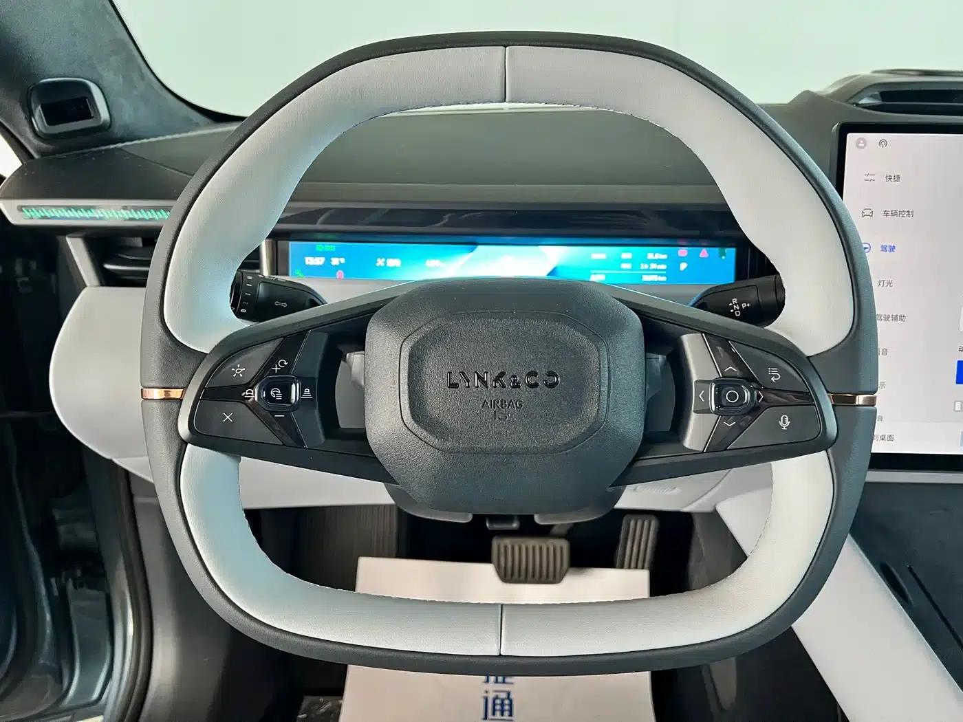 Lynk & Co Z10 2024 Model 95kWh 702km AWD Intelligent Driving Ultra — миниатюра 21