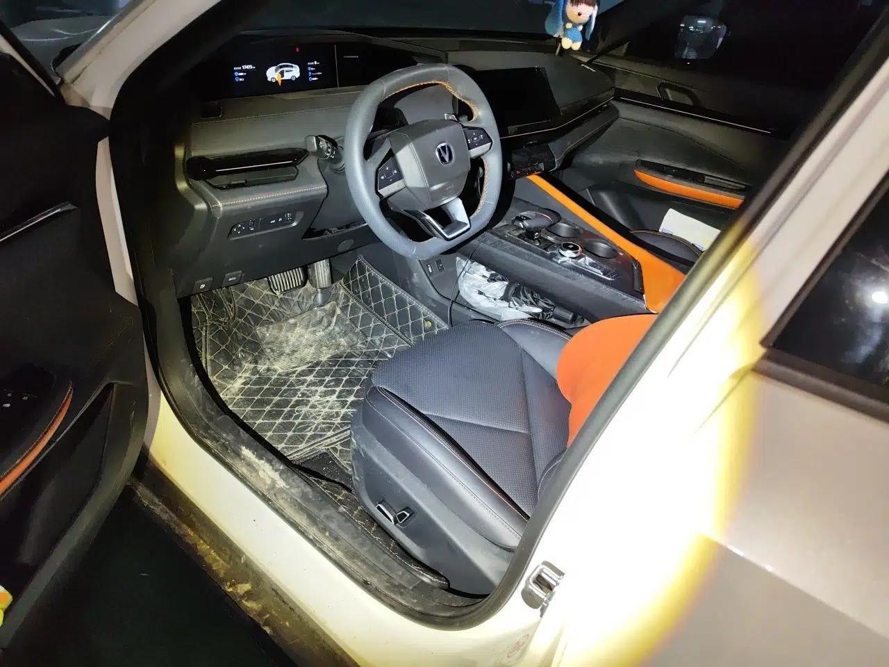 CHANGAN UNI-V 2022 1.5T Prestige Version — миниатюра 16