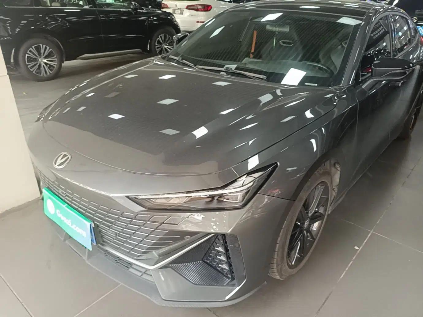 CHANGAN UNI-V 2023 1.5T Prestige Model — миниатюра 1