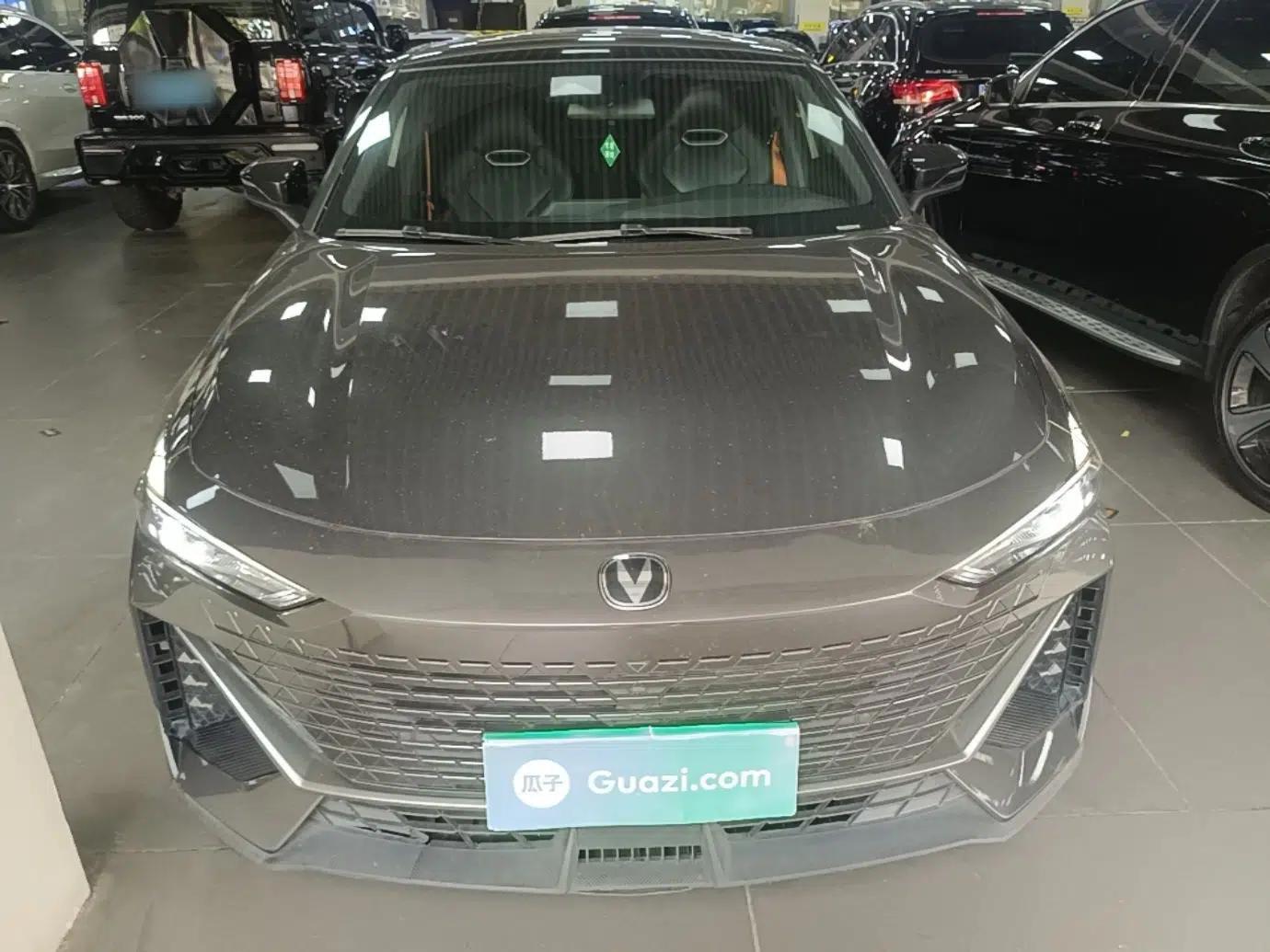 CHANGAN UNI-V 2023 1.5T Prestige Model — миниатюра 2