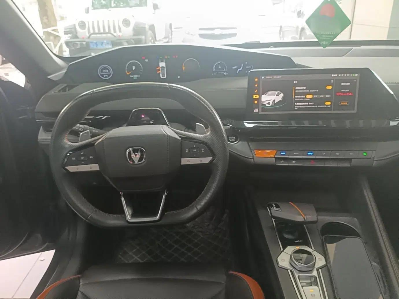 CHANGAN UNI-V 2023 1.5T Prestige Model — миниатюра 12