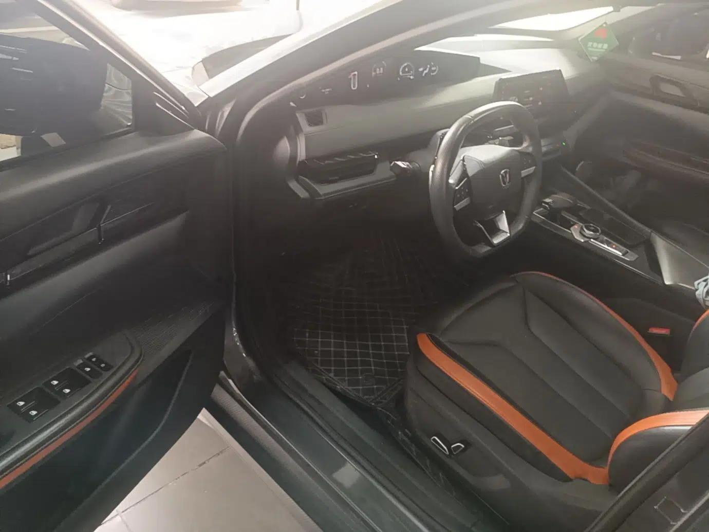 CHANGAN UNI-V 2023 1.5T Prestige Model — миниатюра 18