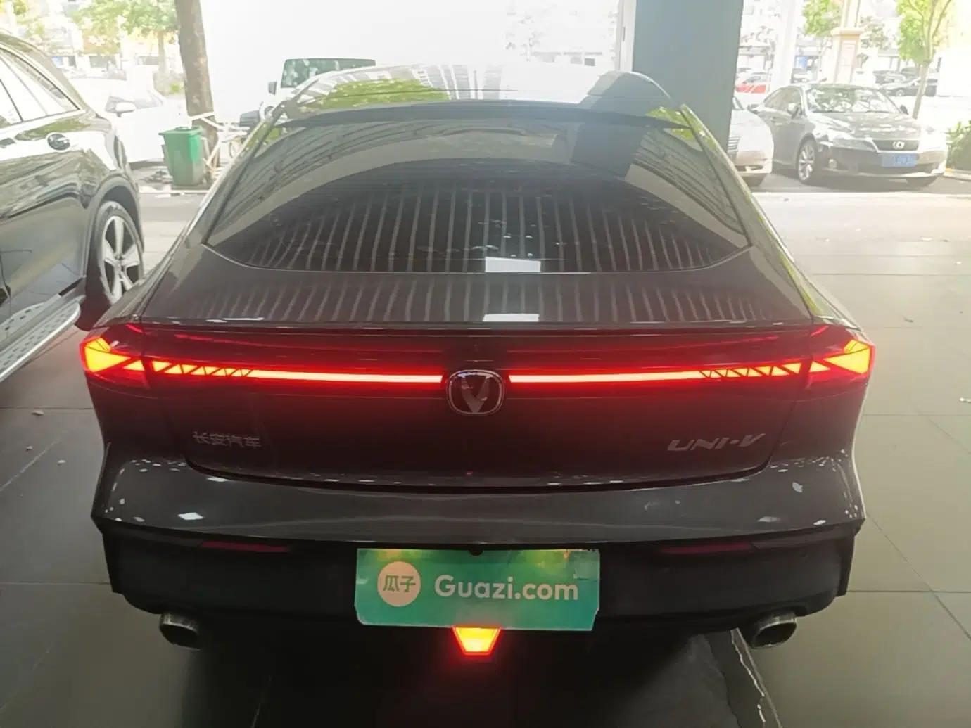 CHANGAN UNI-V 2023 1.5T Prestige Model — миниатюра 5