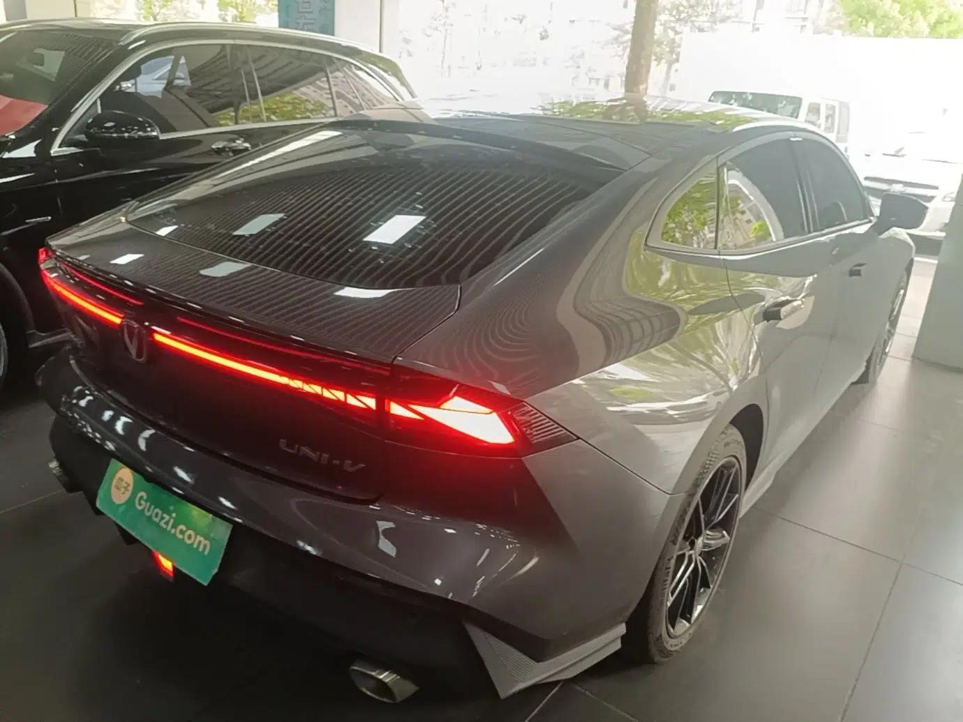 CHANGAN UNI-V 2023 1.5T Prestige Model — миниатюра 6