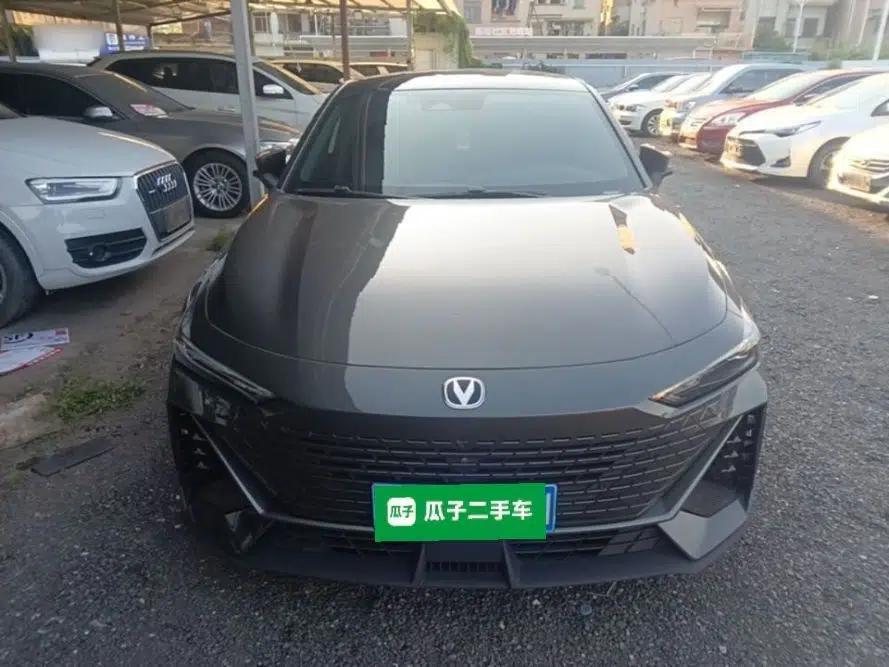 CHANGAN UNI-V 2022 1.5T Smart Navigation Version — миниатюра 2