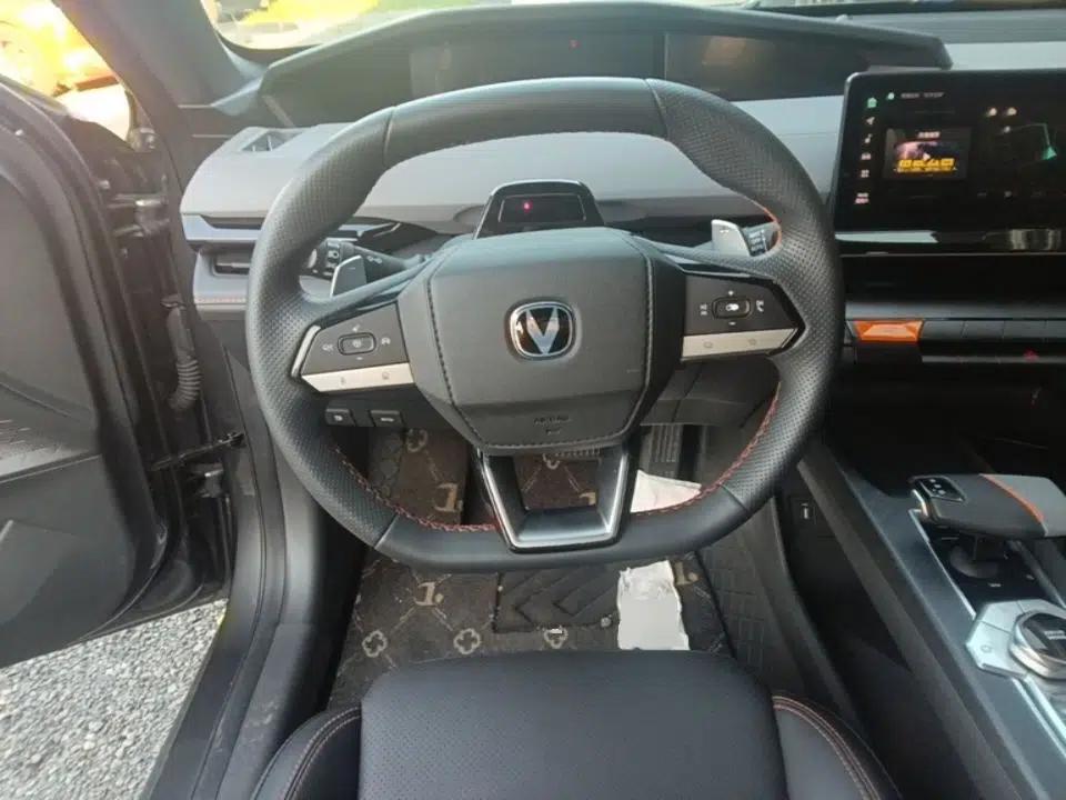 CHANGAN UNI-V 2022 1.5T Smart Navigation Version — миниатюра 13