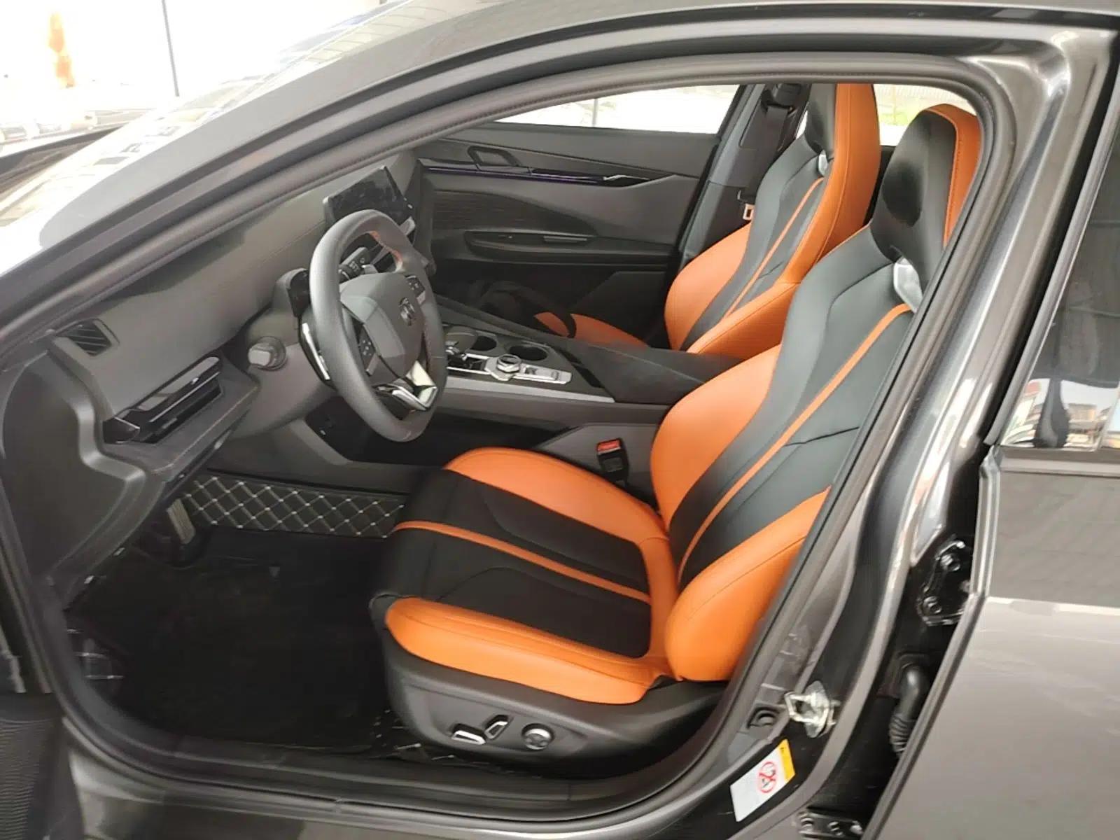 CHANGAN UNI-V 2024 1.5T Prestige Sport Edition — миниатюра 17