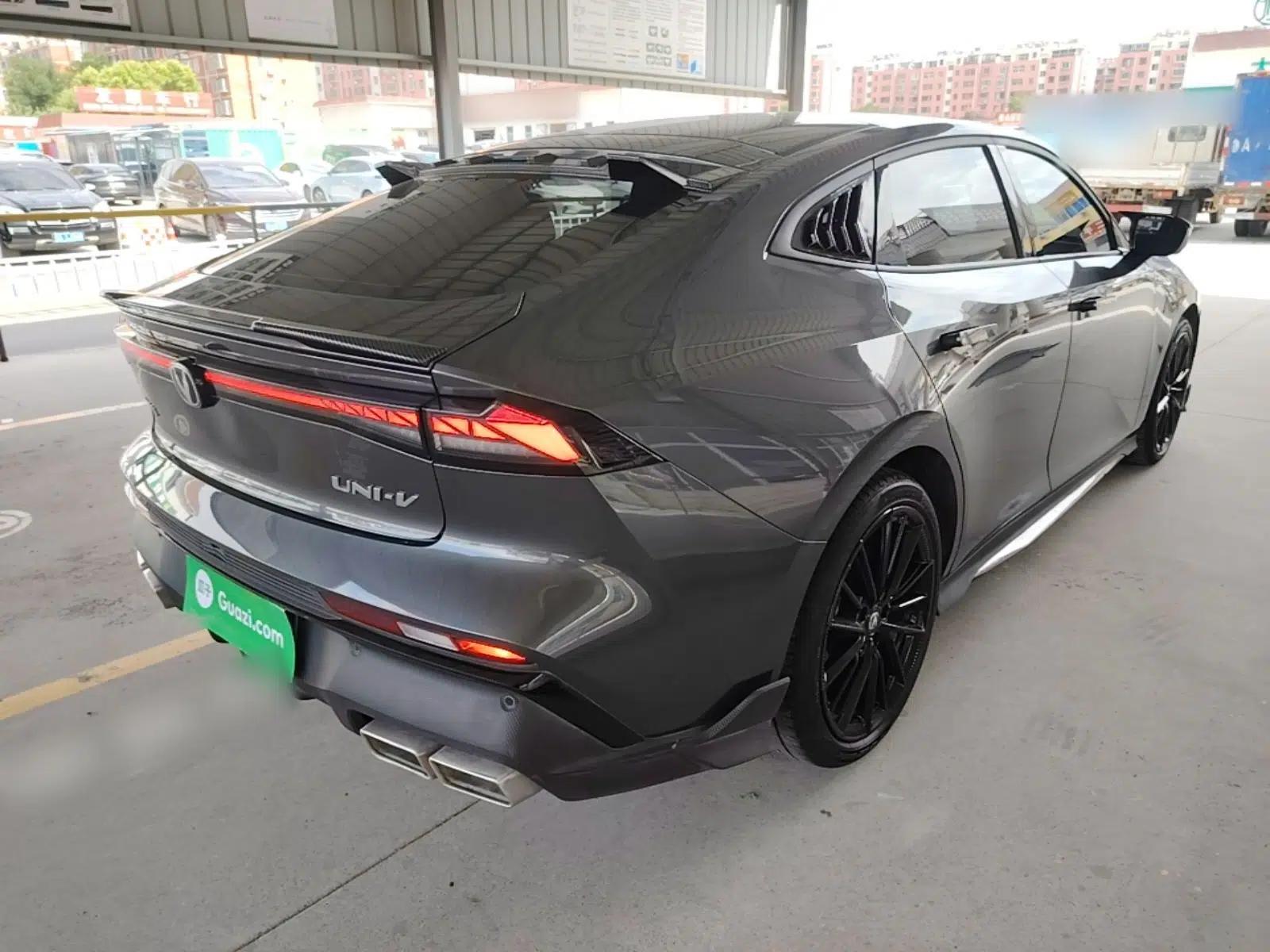 CHANGAN UNI-V 2024 1.5T Prestige Sport Edition — миниатюра 6