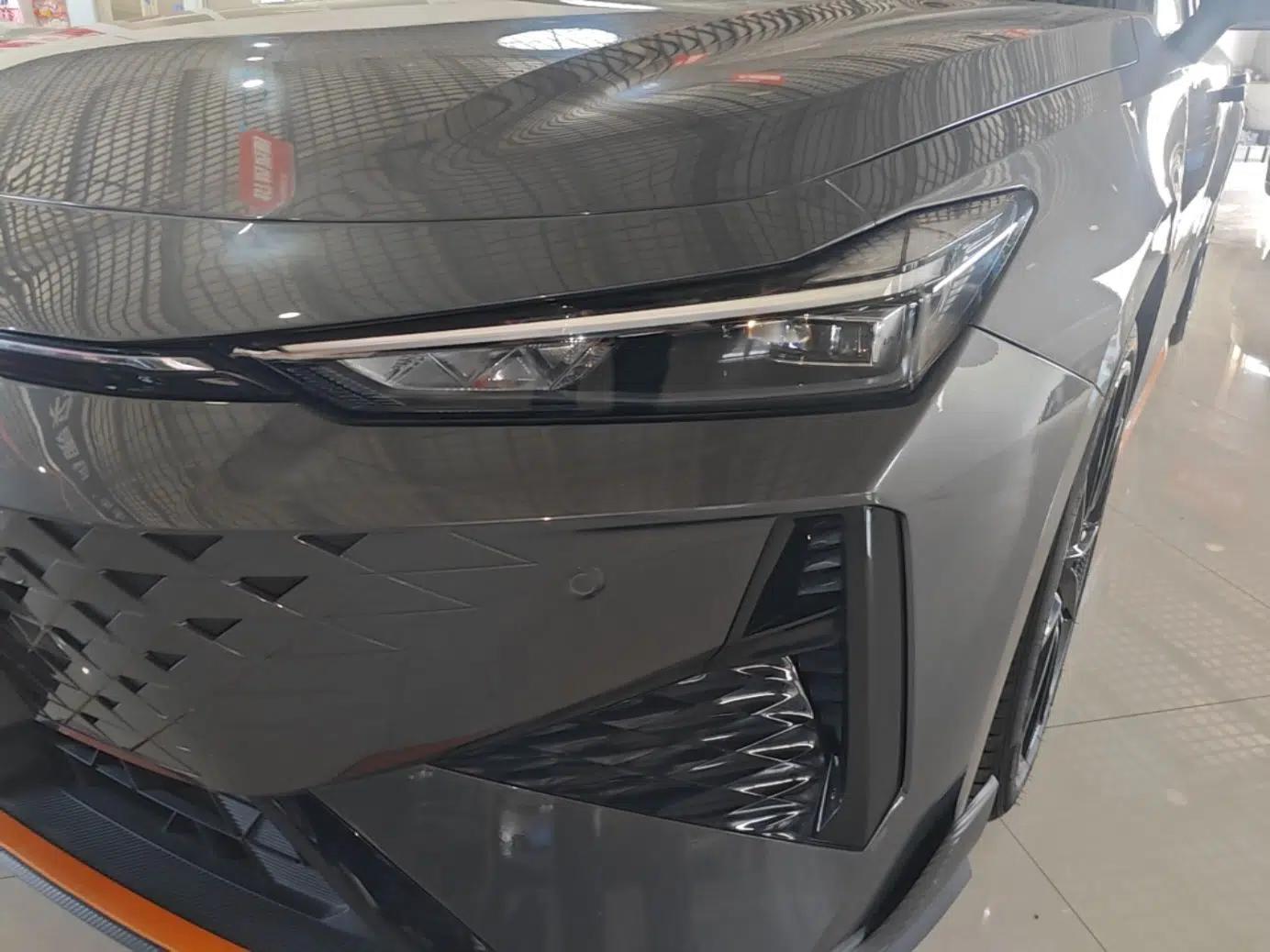 CHANGAN UNI-V 2024 1.5T Prestige Sport Edition — миниатюра 8