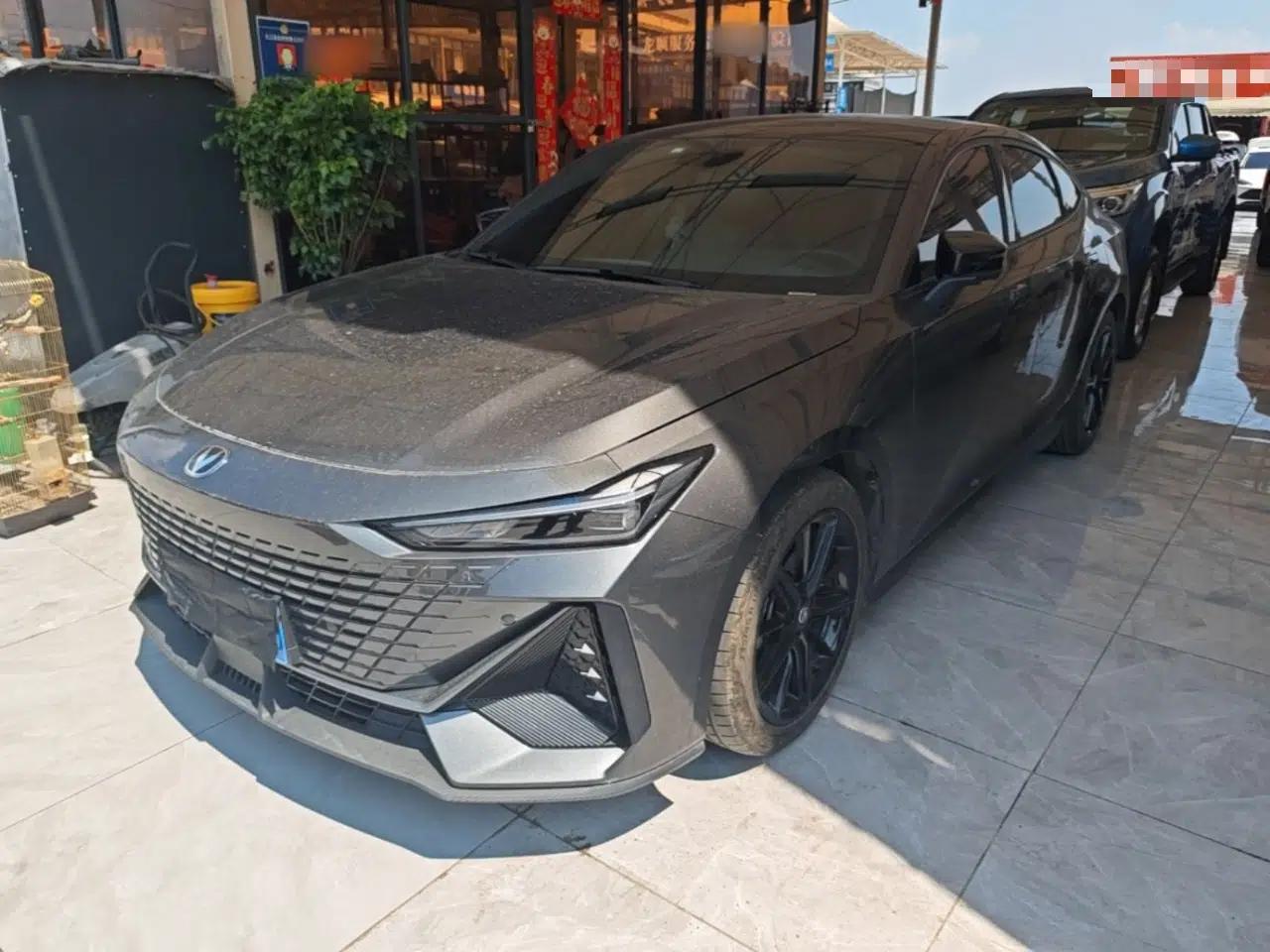 CHANGAN UNI-V 2022 1.5T Prestige Version — миниатюра 1
