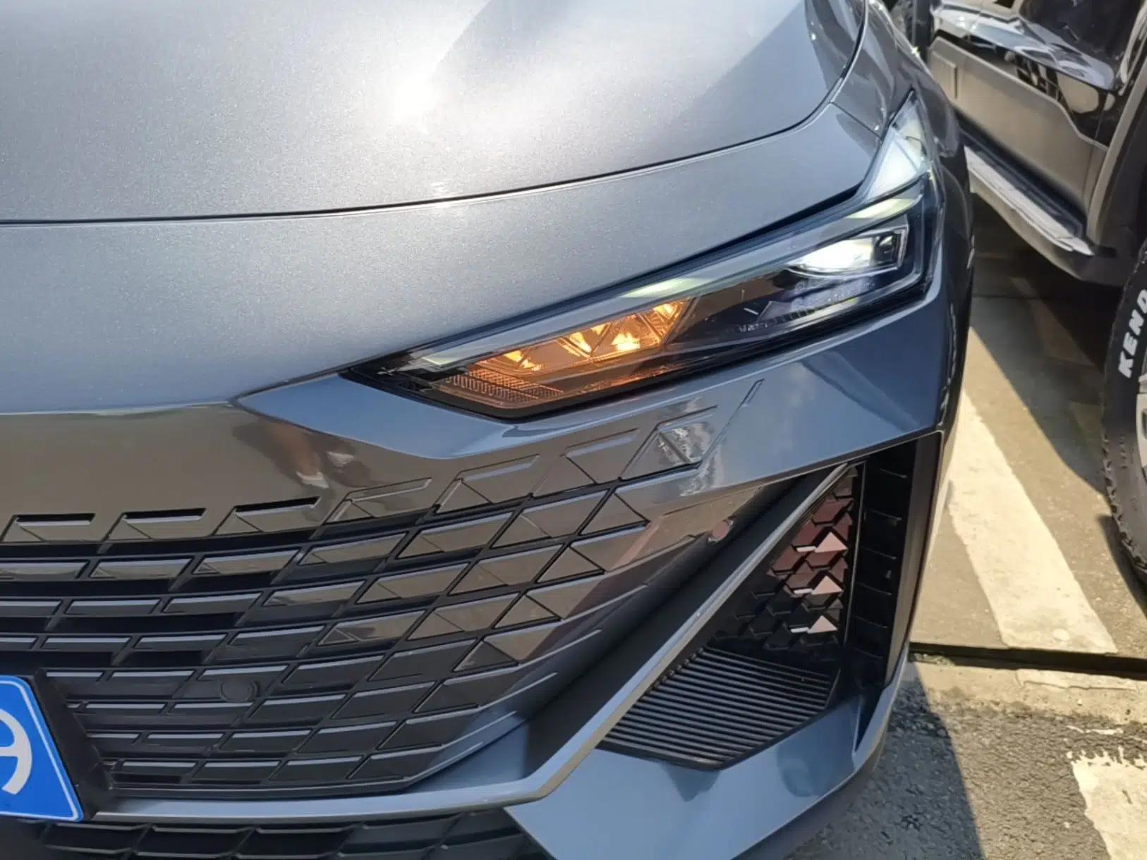 CHANGAN UNI-V 2022 1.5T Prestige Version — миниатюра 8