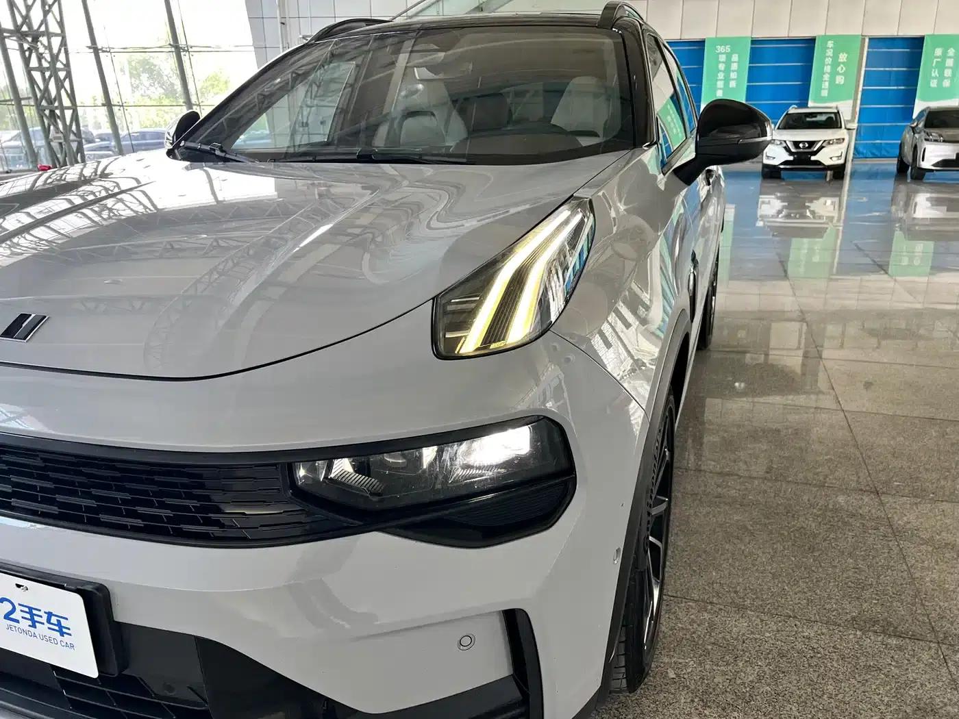 Lynk & Co 01 EM-P 2023 1.5TD EM-P Dawn Edition — миниатюра 13