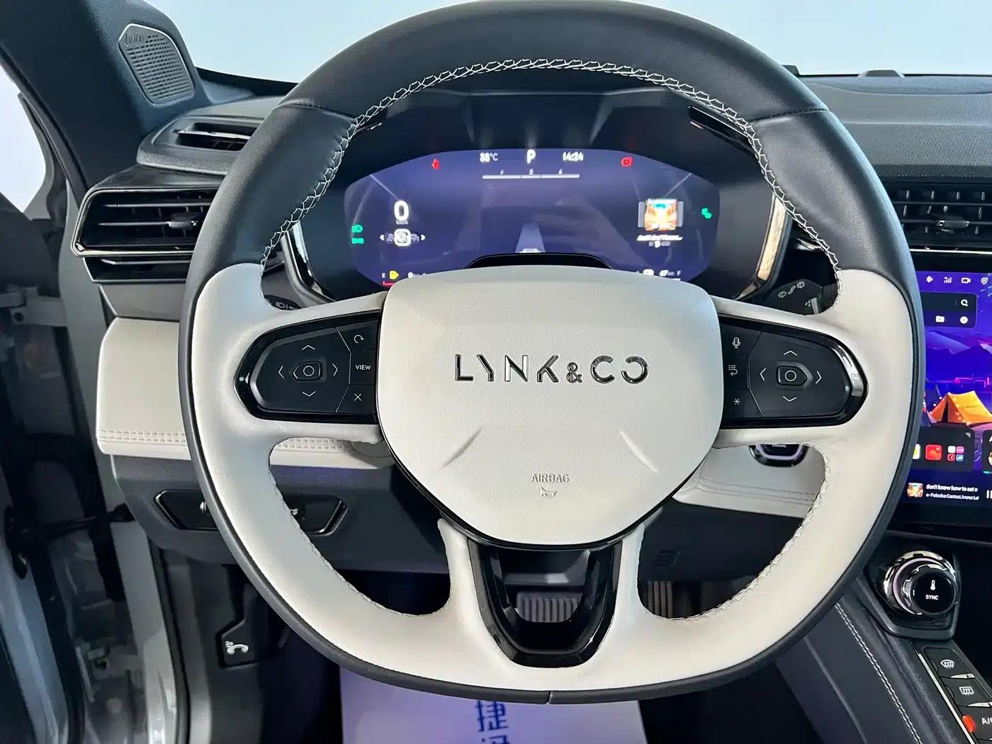 Lynk & Co 01 EM-P 2023 1.5TD EM-P Dawn Edition — миниатюра 19