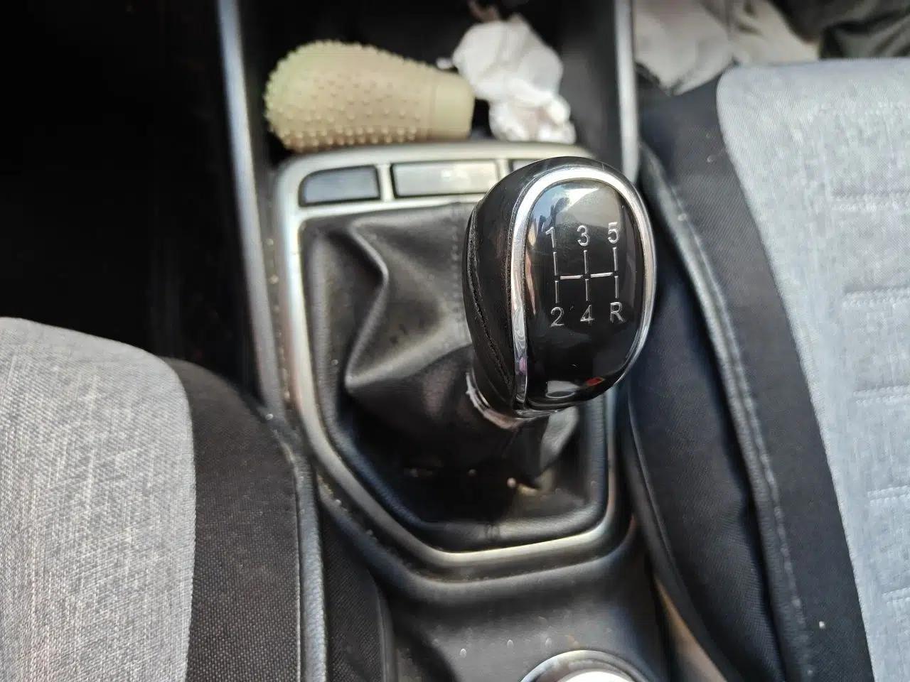 CHANGAN Eado 2016 1.6L Manual Fashion Edition — миниатюра 14