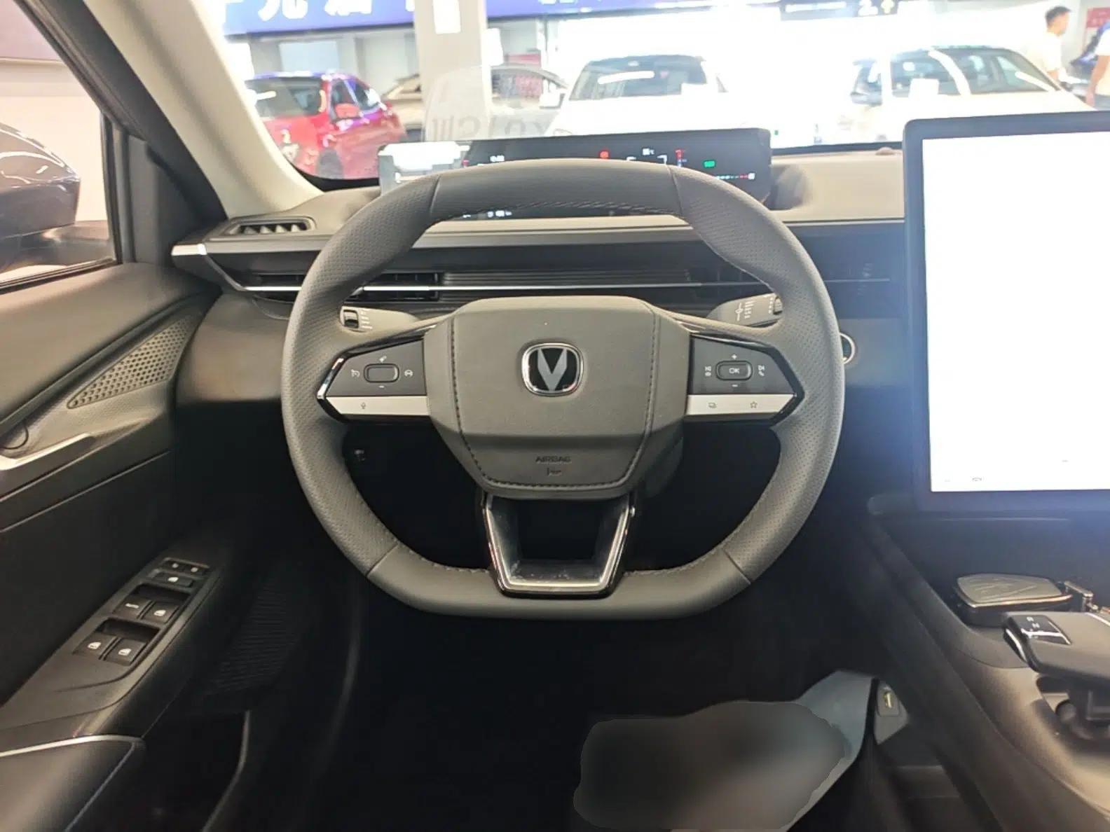 CHANGAN Eado 2024 1.5T GDI Automatic Prestige Edition — миниатюра 13