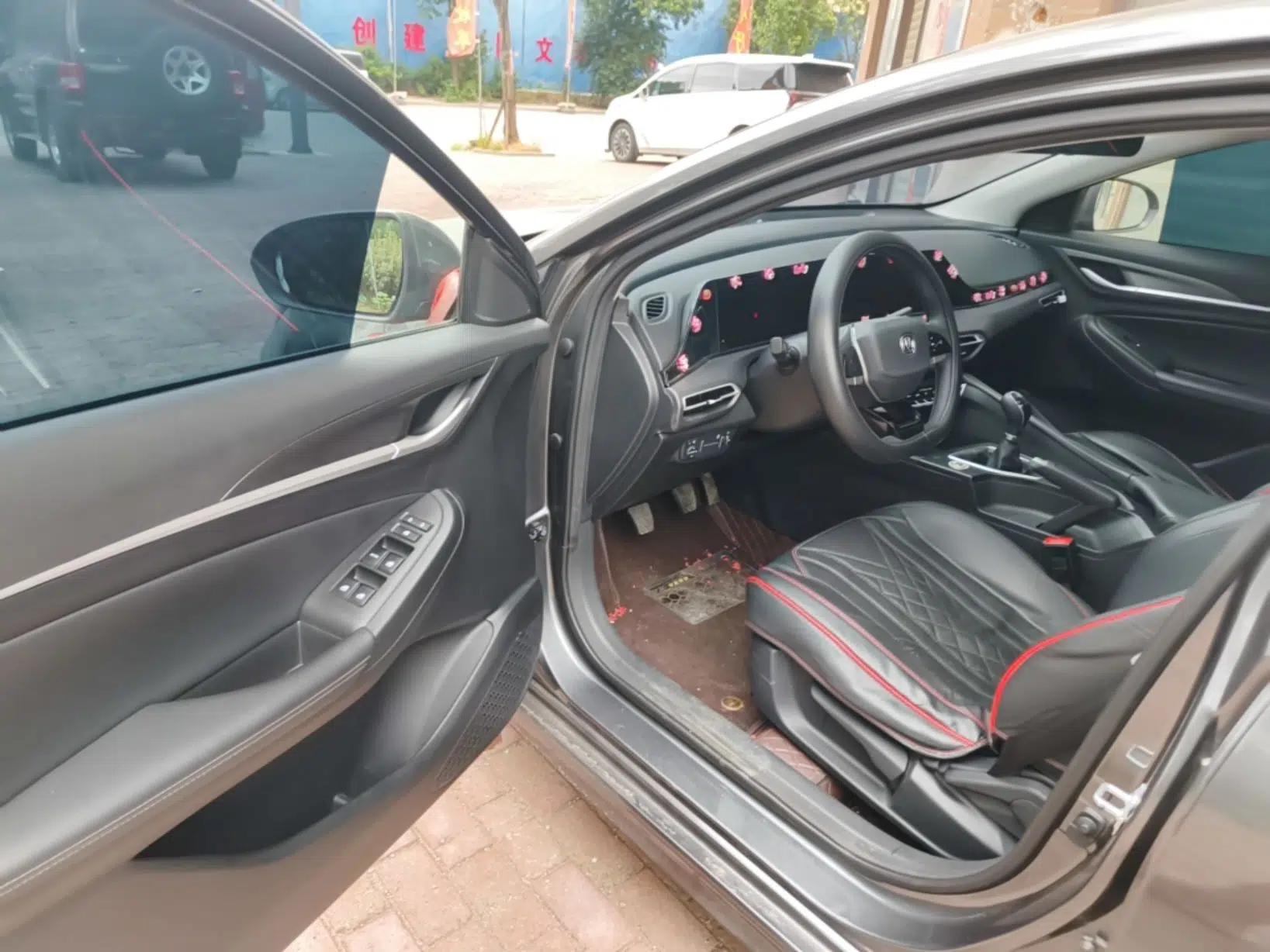 CHANGAN Eado 2022 PLUS 1.6L GDI Manual Luxury Model — миниатюра 18