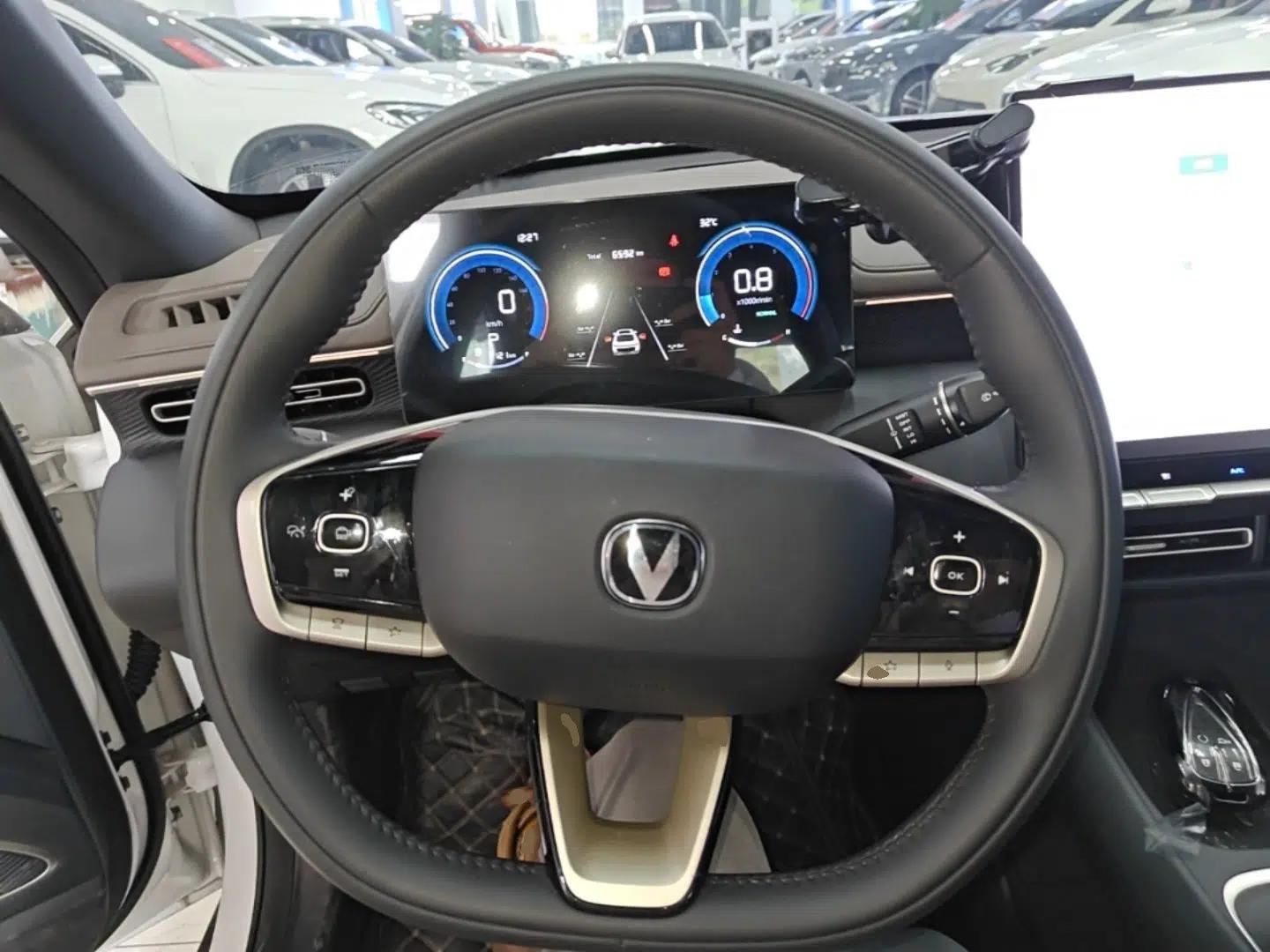 CHANGAN Eado 2026 Model, Fourth Generation, 1.5T 500Bar Enjoyment Edition — миниатюра 13