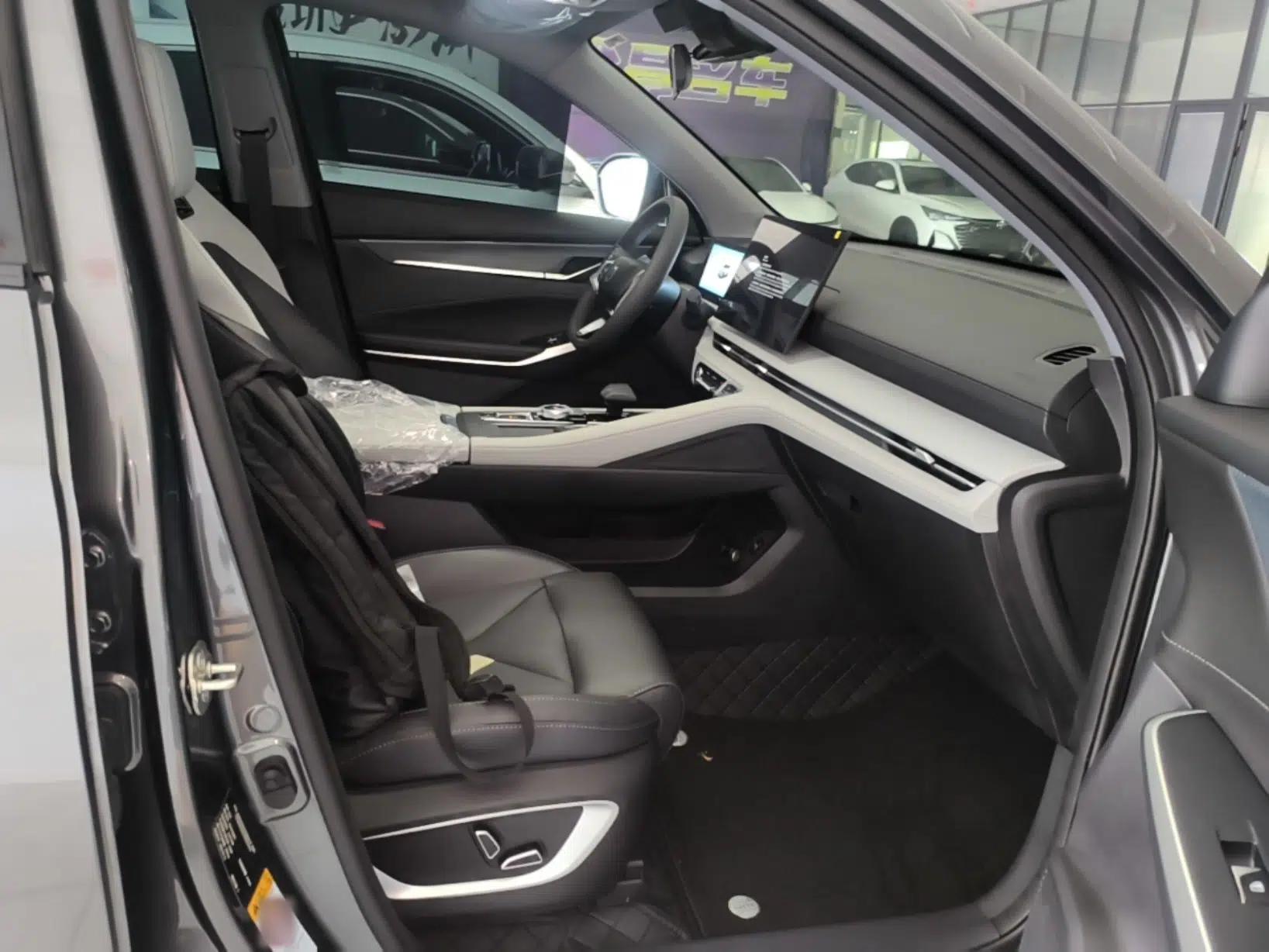 CHANGAN CS75 PLUS 2026 Model, Smart Champion Edition 1.5T New Blue Whale Smart Navigation Version — миниатюра 19