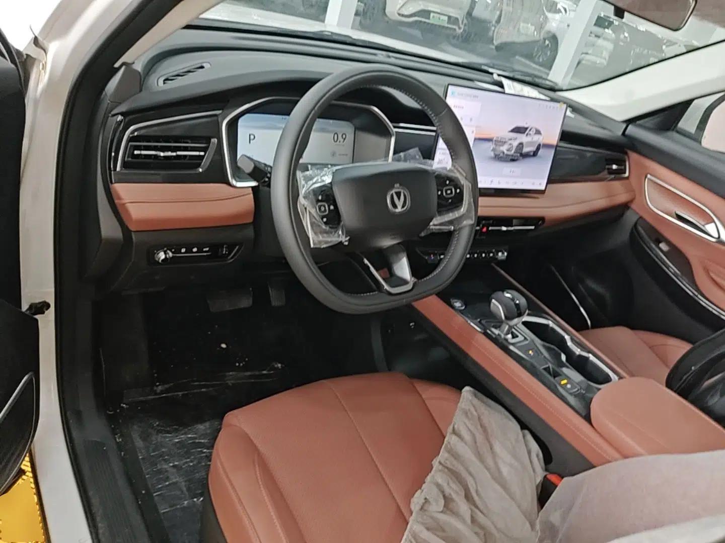 CHANGAN CS75 2026 Model PRO 1.5T DCT Prestige 7-Seater — миниатюра 17