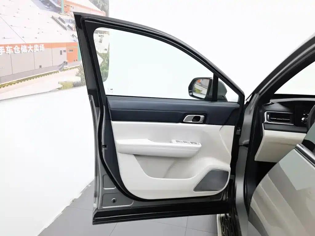 Li Auto ONE 2020 Extended Range 6-Seater — миниатюра 8