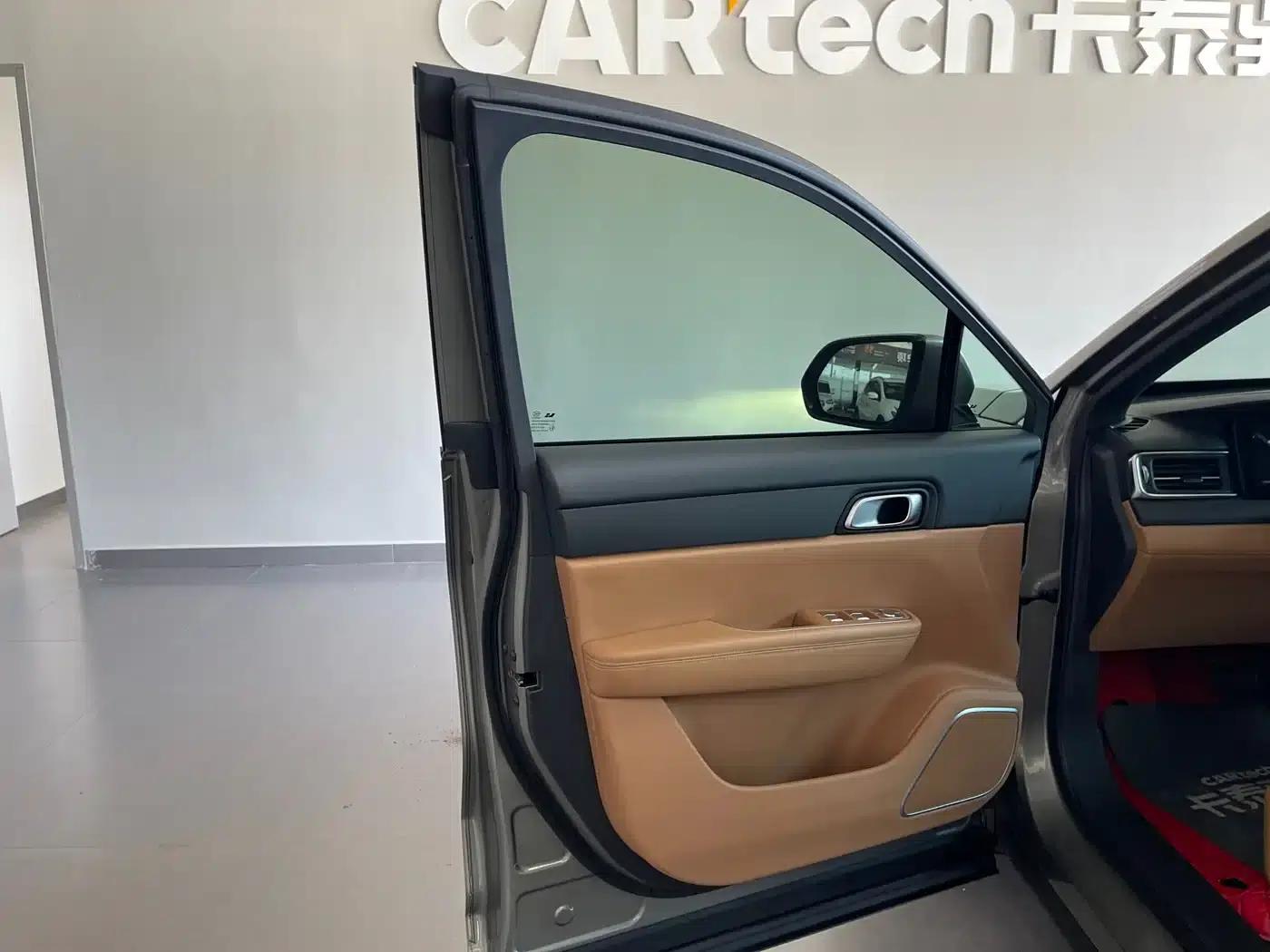 Li Auto ONE 2021 Extended Range 6-Seater — миниатюра 7