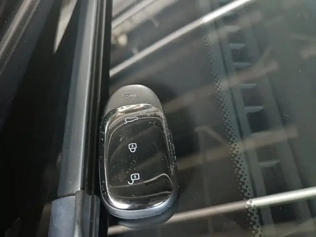 Li Auto ONE 2021 Extended Range 6-Seater — миниатюра 9