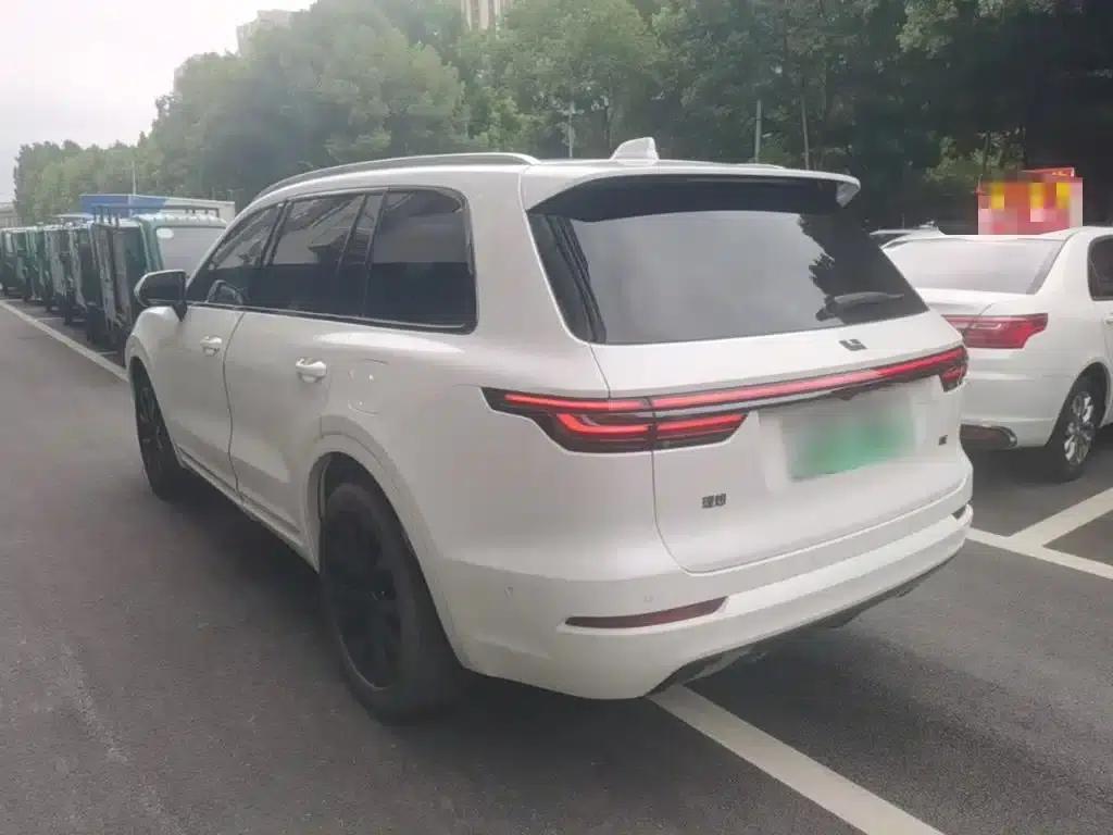 Li Auto ONE 2021 Extended Range 6-Seater — миниатюра 5