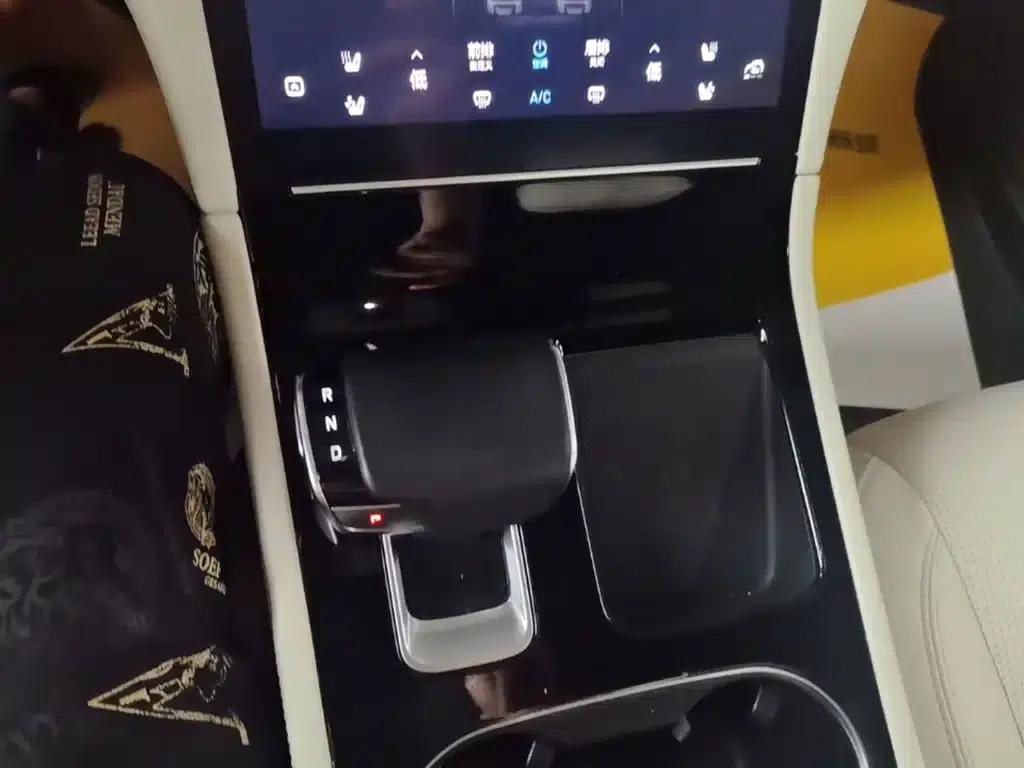Li Auto ONE 2021 Extended Range 6-Seater — миниатюра 14