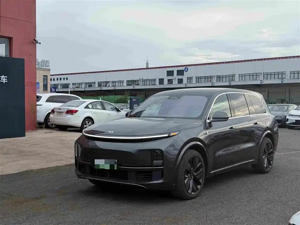 Li Auto L9 2023 Pro — миниатюра 1