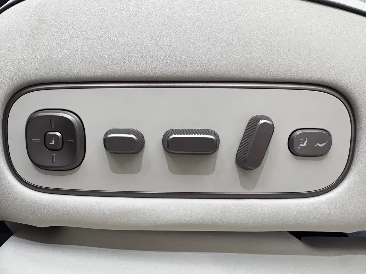 Li Auto L9 2026 Livis — миниатюра 19