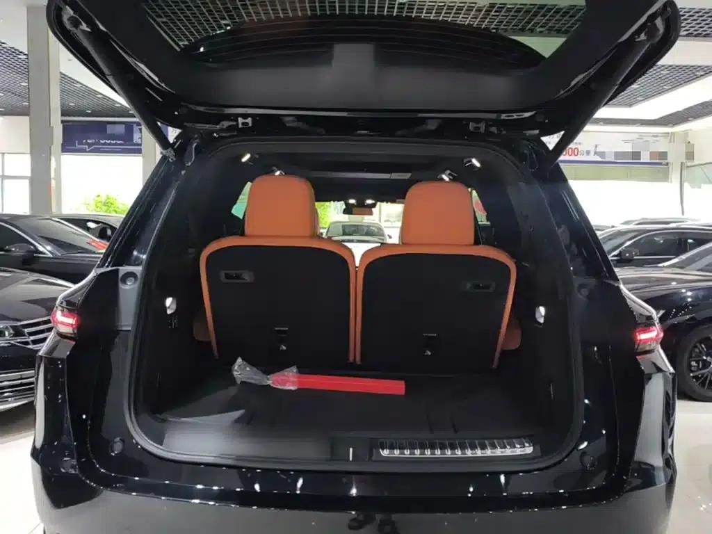 Li Auto L9 2022 Max — миниатюра 19