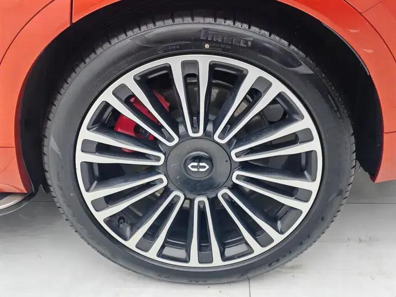 Wenjie M9 2024 Ultra Range Extended 6-Seater — миниатюра 4