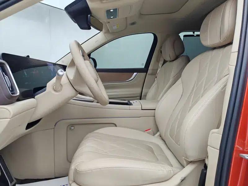 Wenjie M9 2024 Ultra Range Extended 6-Seater — миниатюра 8