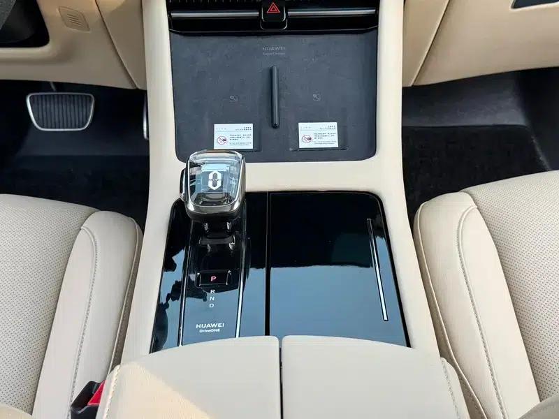 Wenjie M7 2022 AWD Luxury Edition — миниатюра 16