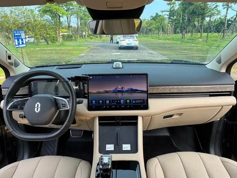Wenjie M7 2022 AWD Luxury Edition — миниатюра 18