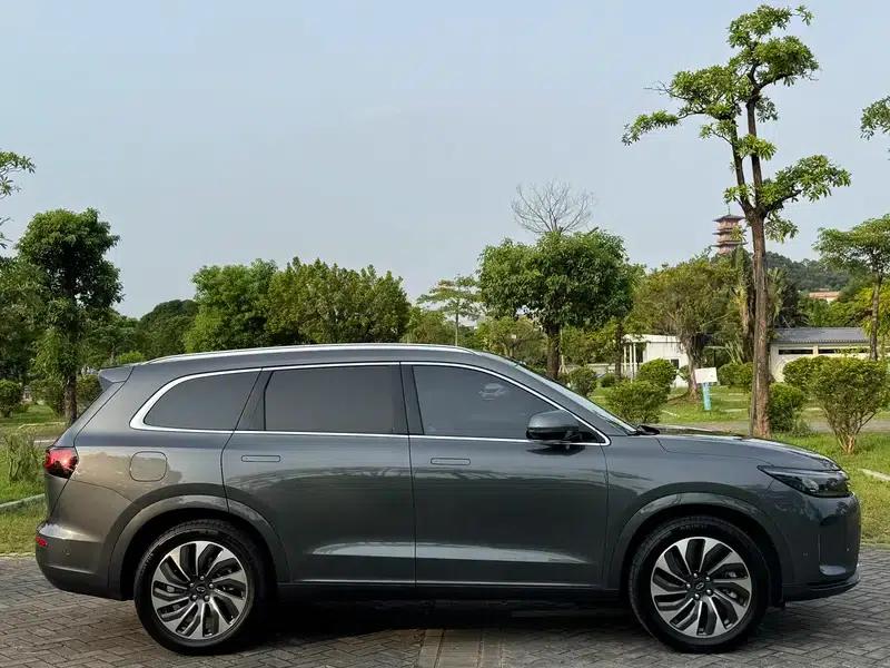 Wenjie M7 2022 AWD Luxury Edition — миниатюра 8