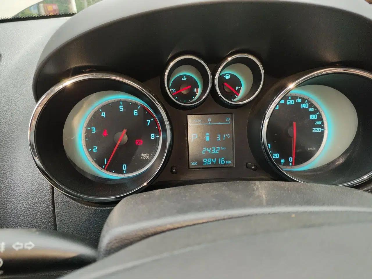 CHANGAN CS35 2015 1.6L Automatic Luxury Model China IV Standard — миниатюра 11
