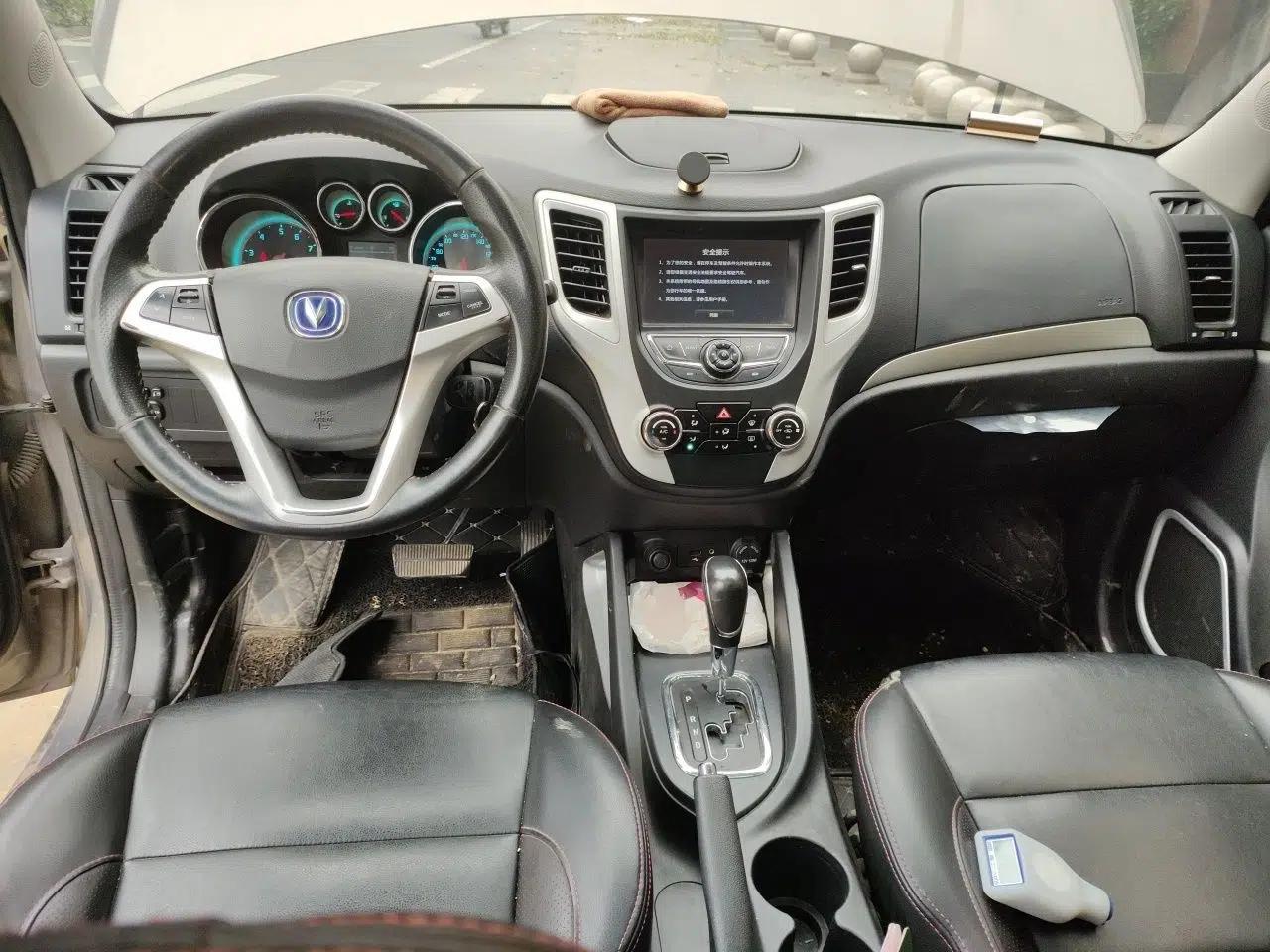 CHANGAN CS35 2015 1.6L Automatic Luxury Model China IV Standard — миниатюра 9