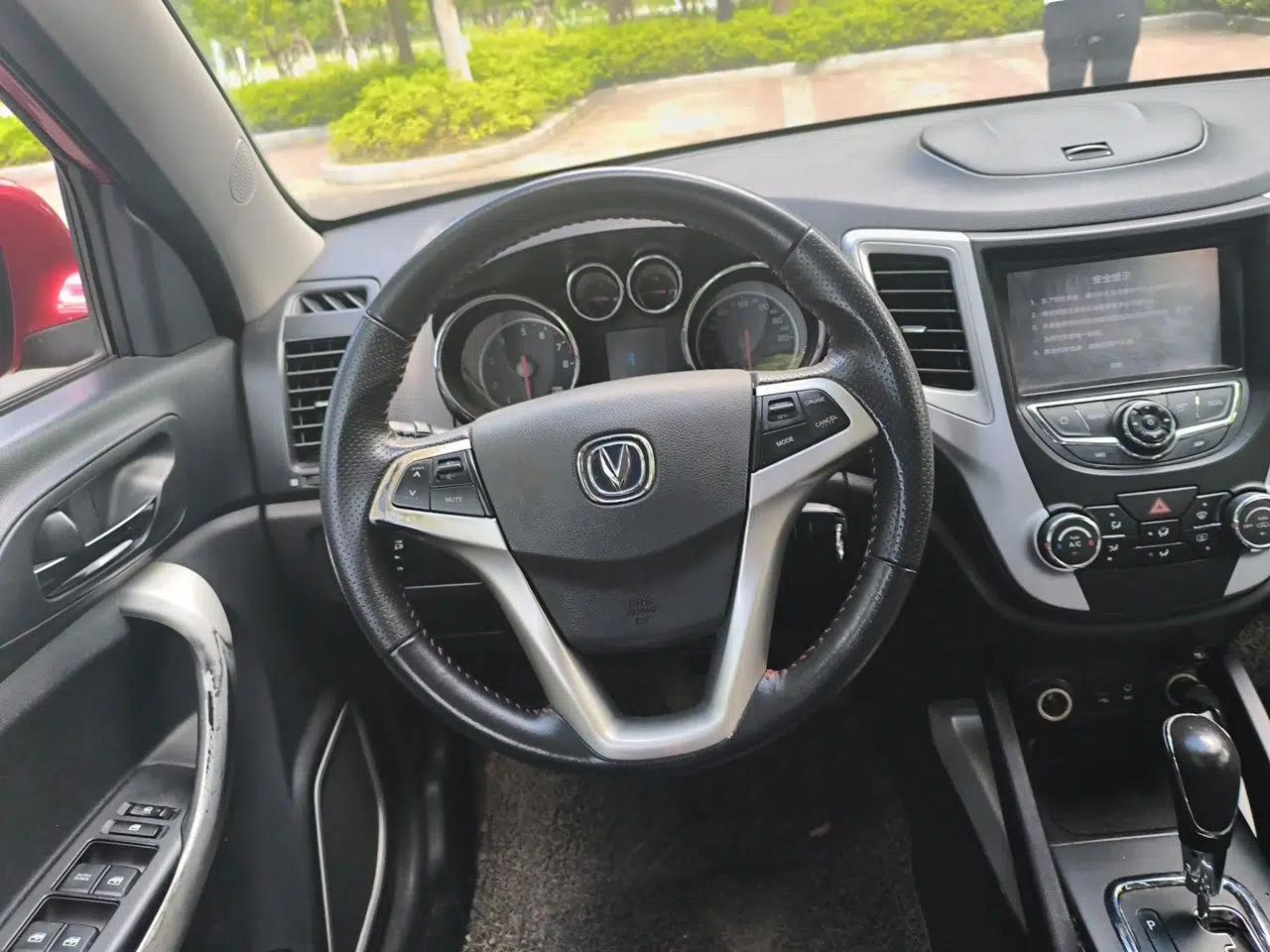 CHANGAN CS35 2015 1.6L Automatic Luxury Model China IV Standard — миниатюра 10