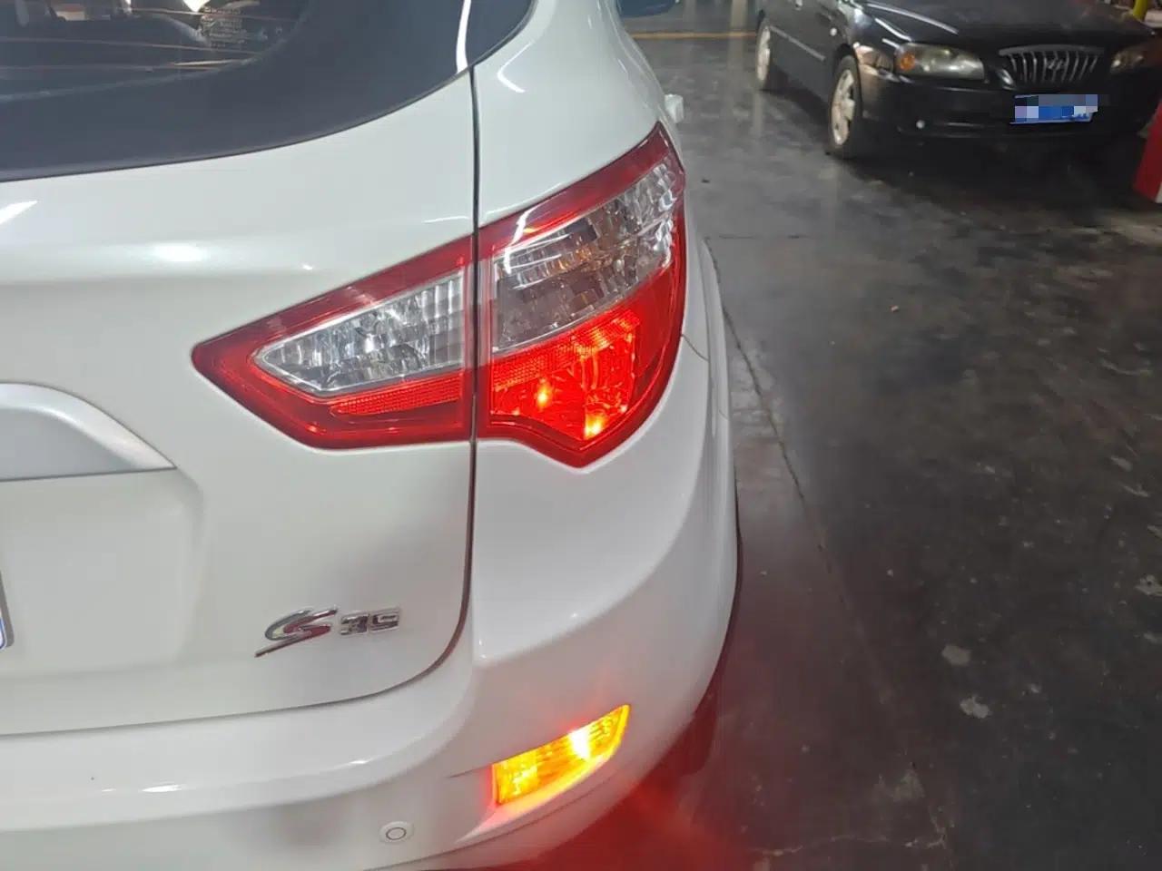 CHANGAN CS35 2015 1.6L Manual Luxury Model China IV Standard — миниатюра 9