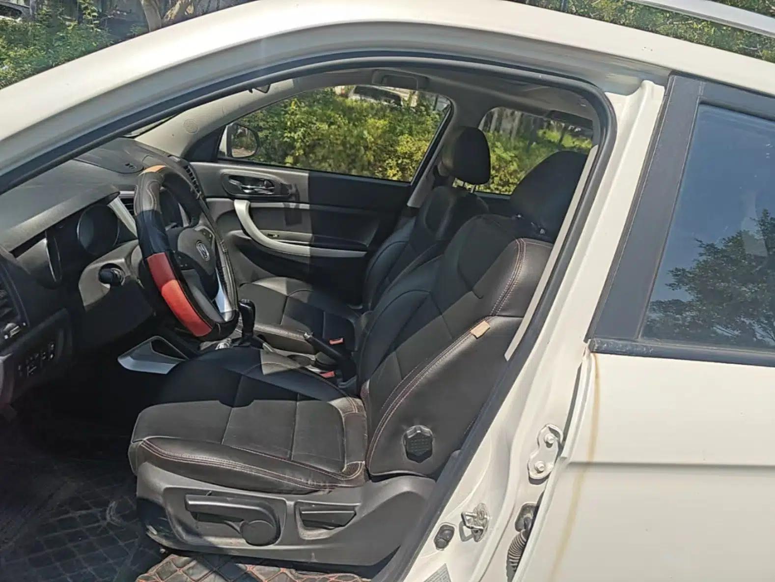 CHANGAN CS35 2015 1.6L Manual Luxury Model China IV Standard — миниатюра 17
