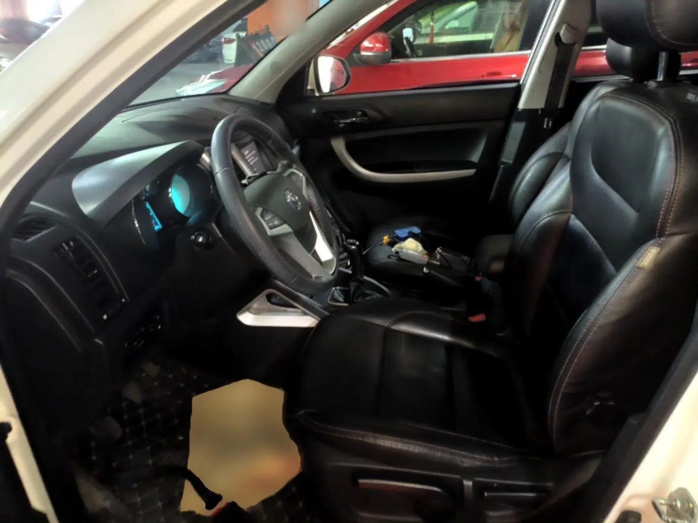 CHANGAN CS35 2015 1.6L Manual Luxury Model China IV Standard — миниатюра 17