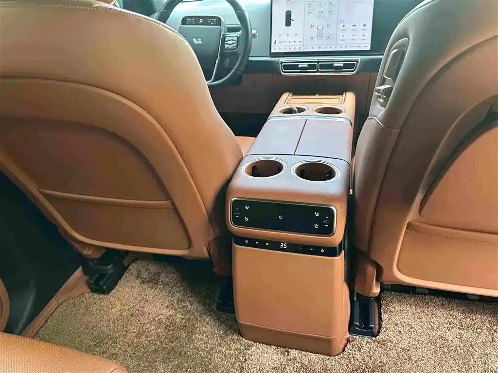 Li Auto L8 2024 Max — миниатюра 11