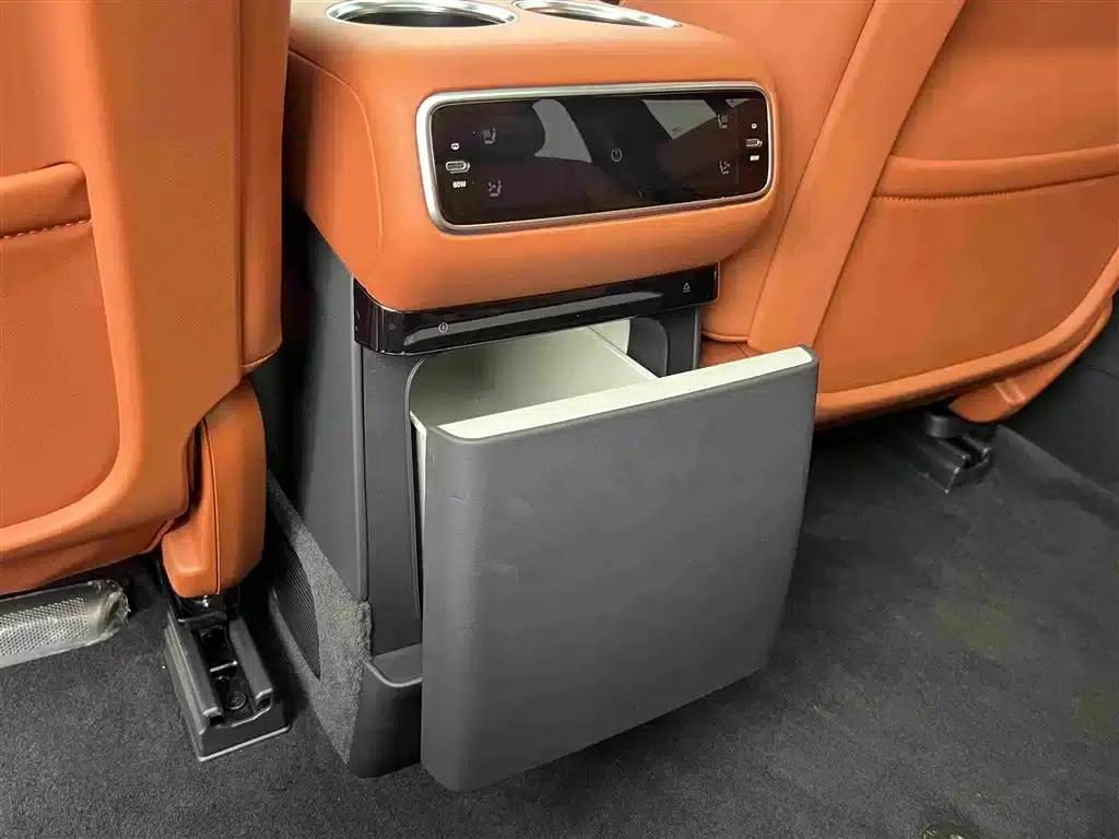 Li Auto L8 2024 Max — миниатюра 17