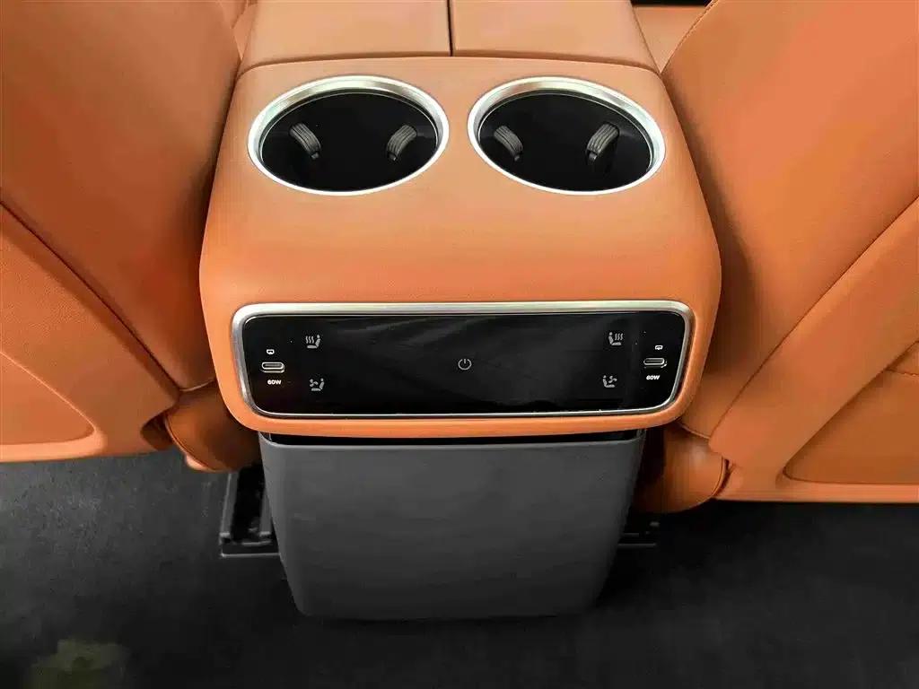 Li Auto L8 2024 Max — миниатюра 18